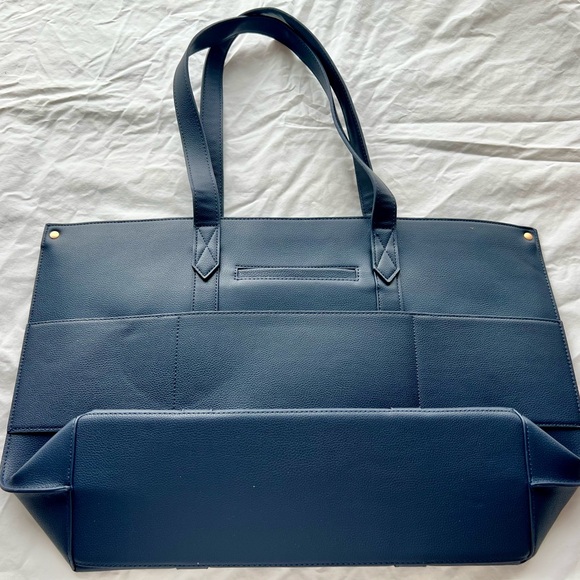 Thirty-One Signature tote in Navy - Picture 2 of 4